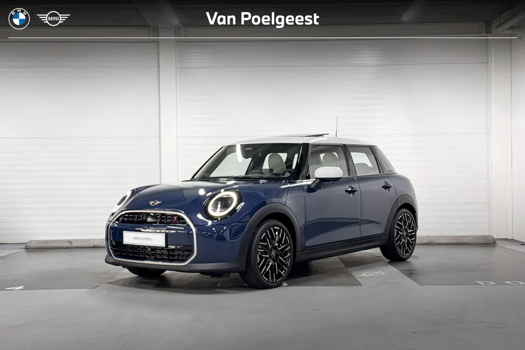 MINI Cooper 5-deurs Cooper S Favoured XL