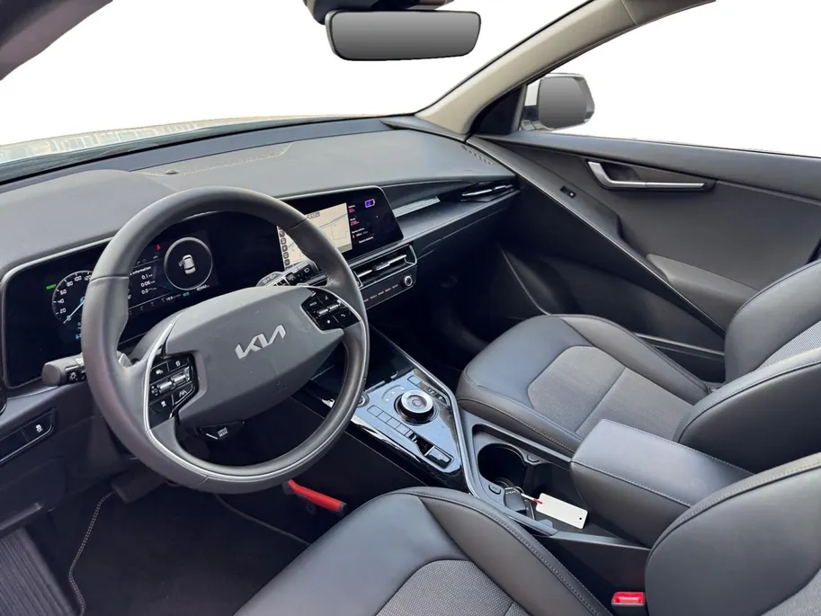 Kia Niro EV DynamicLine 64.8 kWh | Navigatie | LM-Velgen | Climate control | adaptieve cruise control | Keyless | Trekhaak