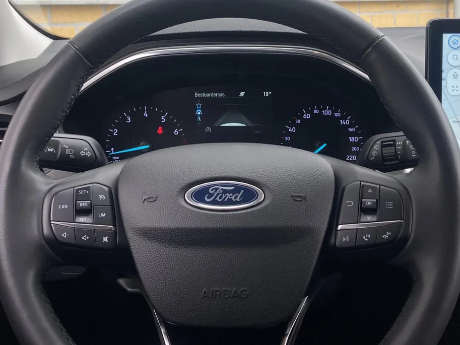 Ford Focus 1.0 EcoBoost Hybrid 125 pk Titanium SYNC 4 Navigatie - Apple Carplay/ Android Auto- Winter Pack - 16inch Lichtmetalen velgen