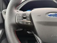 Ford Focus Wagon 1.0 EcoBoost Hybrid ST Line X | 155 pk | Automaat | Adapt. cruise control | BLIS | Pano dak | Parkeersensoren voor en achter | Achteruitrijcamera | 17' lichtmetalen velgen | Privacy glas | Fabrieksgarantie |