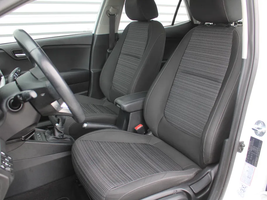 Kia Stonic 1.0 T-GDi MHEV DynamicLine | Camera | LED | Apple Carplay/Android Auto | Airco | Cruise | 15" LM |