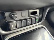 Mitsubishi Outlander 2.4 PHEV Intense Apple Carplay/Android Auto , electronic climate controle , leder , stoelverwarming , lm velgen , cruise , trekhaak .