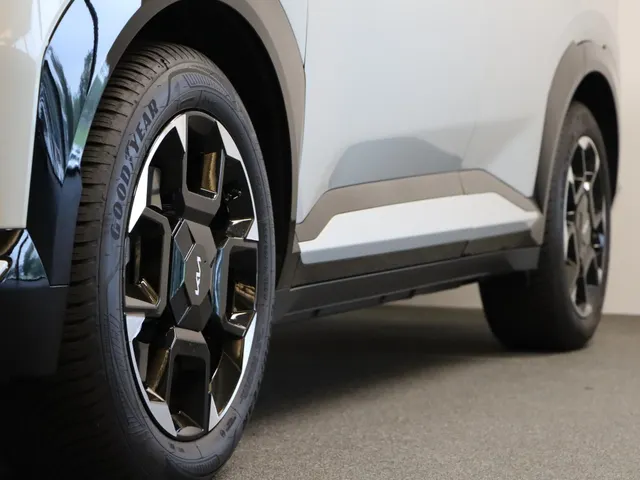 Kia EV5 GT-Line Business Edition 81.4 kWh Afneembare trekhaak & 4 Seizoensbanden