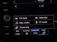 Volkswagen T-Roc 1.0 TSI 110pk Life · Camera · Apple/Android Car Play · Parkeer assistent · ACC · Clima · Draadloze Telefoonlader · Elek. Inklapbare Spiegels · Garantie t/m 28-03-2028 of 100.000km