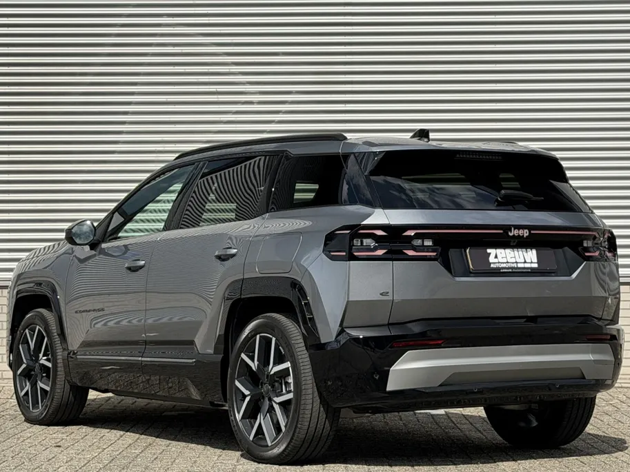 Jeep Compass First Edition 74 kWh | Schuifdak | Premium | 360cam | 20'