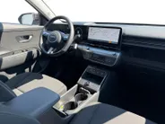 Hyundai Kona Electric Comfort Smart 64.8 kWh | TWO TONE | APPLE CARPLAY / ANDROID AUTO | SNELLADEN | PARKEERHULP | incl fabrieksgarantie!