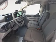 Ford E-Transit Custom 340 L1H1 Trend AWD 71 kWh | Direct leverbaar | 0,99% rente | 3-zits | Trekhaak