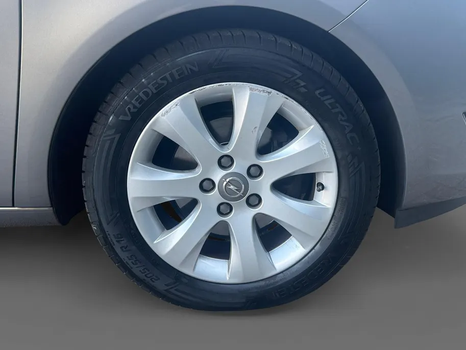 Opel Meriva 1.4 Turbo Berlin | Cruise Control | Airco | FM-Radio | Parkeersensoren rondom | 16'' velgen | 12 maanden garantie