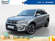 Suzuki Vitara 1.4 Boosterjet Style Smart Hybrid | Trekhaak | Dealer onderhouden | Navigatie | dodehoek detectie | Achteruitrijcamera | Stoelverwarming |10 jaar garantie! |