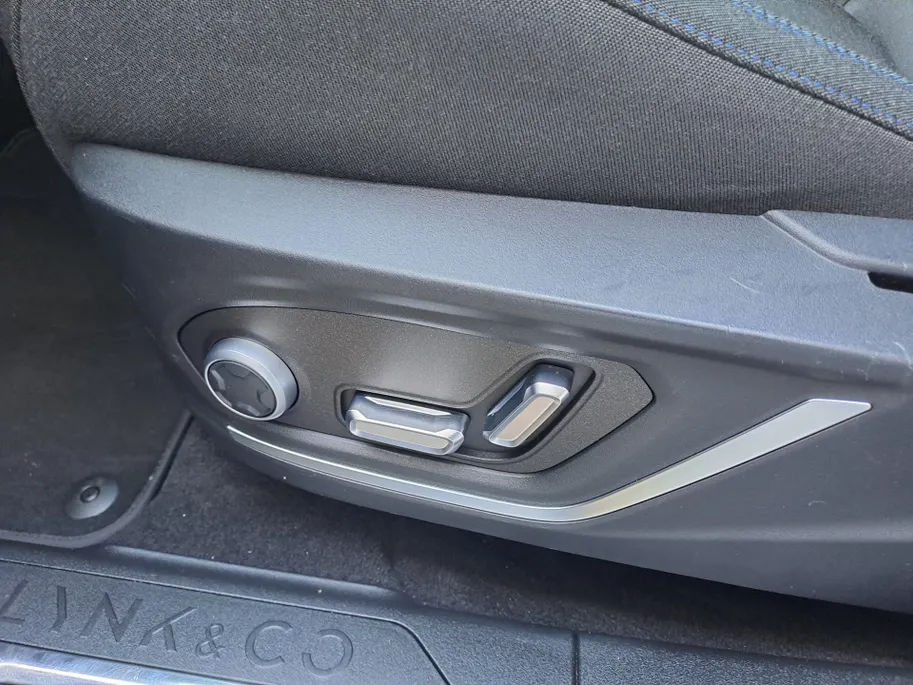 Lynk & Co 01 1.5 | Panoramadak | Navi | Trekhaak | Camera 360 | Climate Control | Automaat | SOH 92,4%