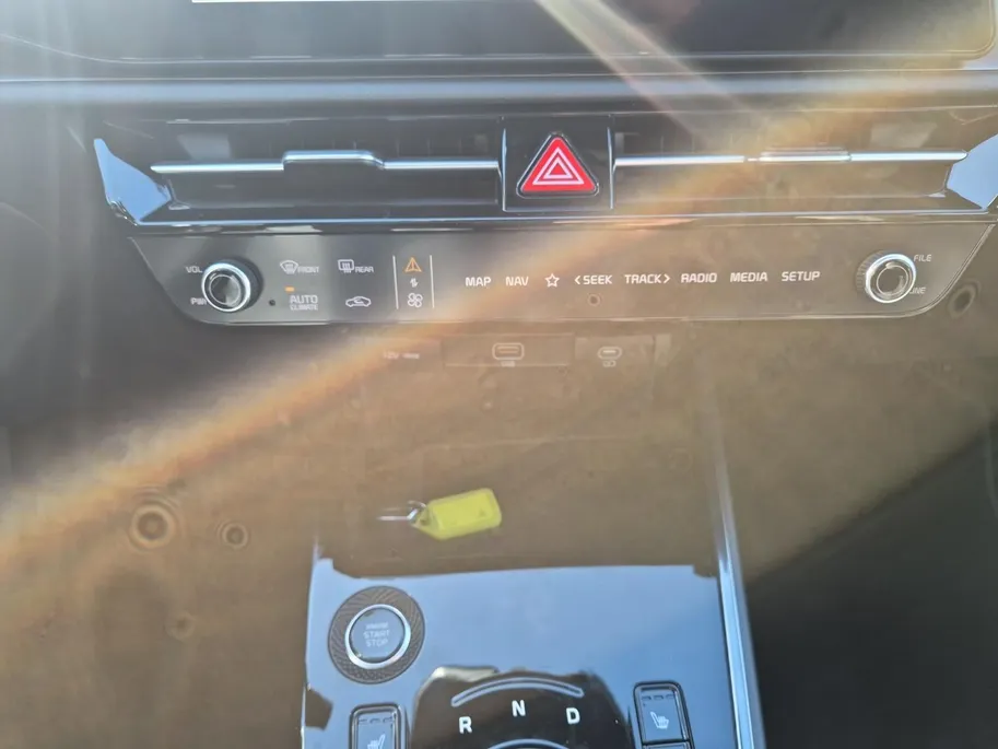 Kia Niro 1.6 GDi Hybrid DynamicPlusLine | Airco | Navi | Camera | Schuifdak | Stoelverwarming | Stuurverwarming | Leder | DEMO |