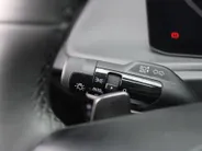 Kia EV6 Light Edition 63 kWh | Stuur-/stoelverwarming | Camera | 19' LM | LED | Adap. Cruise | Clima | Draadloze telefoonlader | 17% bijtelling |