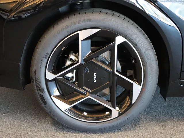 Kia EV4 GT PlusLine 81,4 kWh Fastback