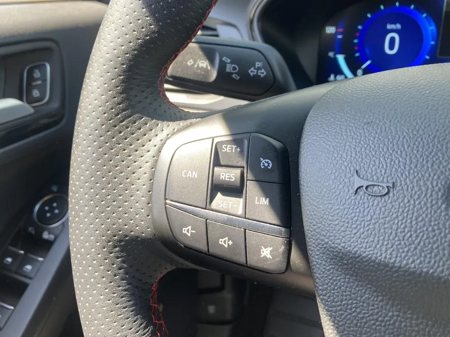 Ford Focus 1.0 EcoBoost 125 pk Hybrid ST Line X Wagon Trekhaak - Navigatie - B&O -Apple Carplay/ Android Auto - Blue Panther Metallic - Elktrische achterklep