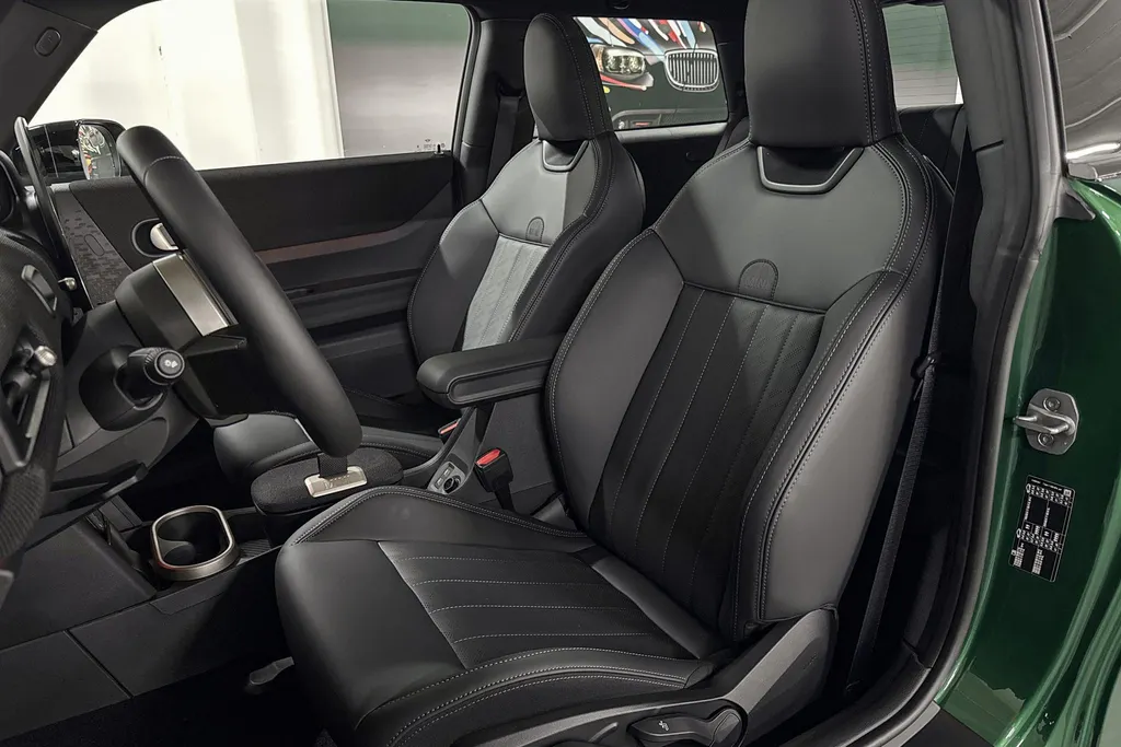 MINI Cooper 3-deurs C Favoured