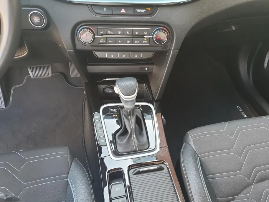 Kia Ceed Sportswagon 1.0 T-GDi MHEV Design Edition | Stoel en stuurverwarming | Navigatie | Camera | Apple Carplay / Android Auto | Elektrisch achterklep |
