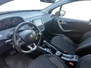 Peugeot 2008 1.2 PureTech Active | Achteruitrijcamera | Apple Carplay & Android Auto | LMV | Airco | Parkeersensoren |