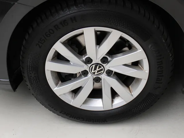 Volkswagen Passat Variant 1.5 TSI DSG Business | Navigatie | PDC + Camera | App Connect
