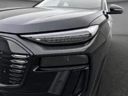 Audi Q6 e-tron Sportback S edition performance 100 kWh · Panorama dak · Trekhaak · Luchtvering · Optiekpakket zwart · Rode remzadels