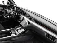 Audi e-tron 55 300kW/408PK S Line 95Kwh · SOH 94,6% · Panoramadak · Leder/Alcantara · 360°Camera + Parkeersensoren · Stoelverwarming ·