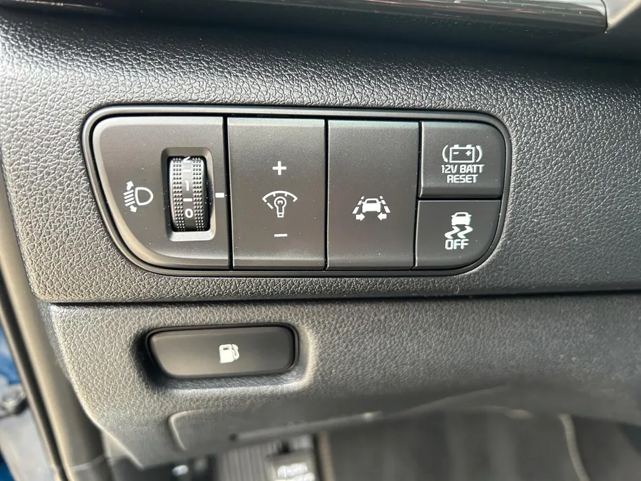 Kia Niro 1.6 GDi Hybrid DynamicLine | Trekhaak Vast + 13-Polige Stekker | All-Seasonbanden | Apple Carplay / Android Auto | Navigatiesysteem | Parkeersensoren + Camera Achter | Cruise Control | Rijstrooksensor + Correctie