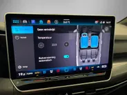 Volkswagen Golf 1.5 eHybrid 272pk DSG GTE · Panoramadak · Camera · Inklap. Trekhaak · Leder Vienna · Head-Up Display · Stuur-& Stoelverwarming + verkoeling · Garantie t/m 15-06-2030 of 100.000km