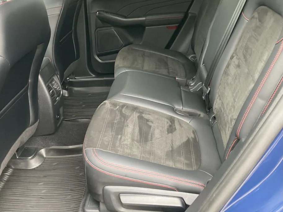 Ford Kuga 2.5 PHEV ST-Line X 225 pk Navigatie - Voorruitverwarming - Stoelverwarming - Bliss - Elektrische achterklep