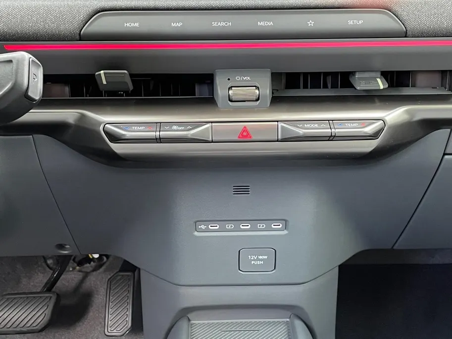 Kia EV2 Plus Advanced 42.2 kWh DEMO MODEL PER DIRECT BESCHIKBAAR | Navigatie | Climate control | Elektrische stoel verstelling | Stoel + Stuur verwarming | 308Km WLTP |