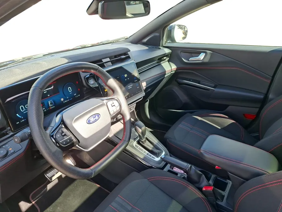 Ford Puma ST-Line | Stoel- stuur en voorruitverwarming | Trekhaak | Kantel / schuifdak | Adaptieve led koplampen | All weather banden