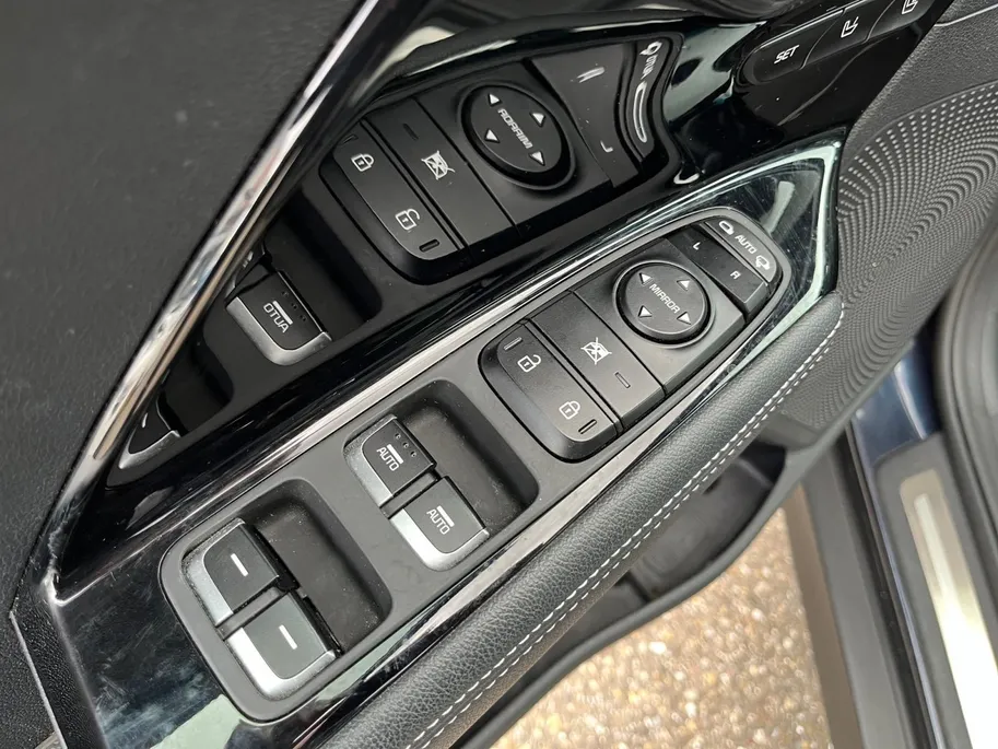 Kia e-Niro ExecutiveLine 64 kWh | Elektrische stoelverstelling | Stoelventilatie | JBL Audio systeem | Elektrisch schuifdak