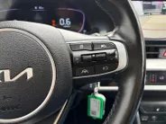 Kia Sportage 1.6 T-GDi MHEV DynamicLine Edition | Stoel- en stuurverwarming | Achteruitrijcamera | Parkeersensoren voor- en achter | Apple/Android Carplay | Navi | Climate control | Cruise control