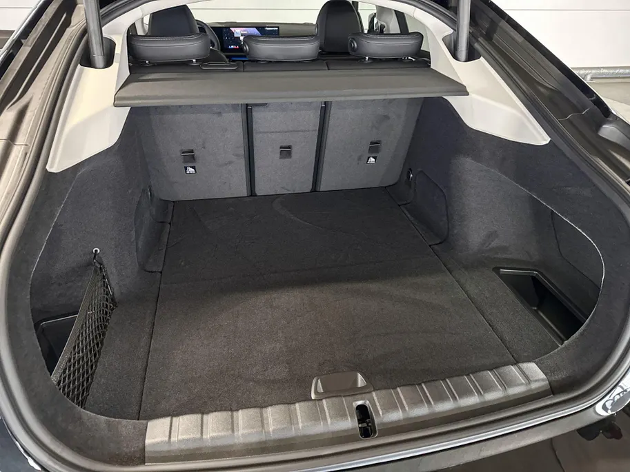 BMW i4 eDrive35 70 kWh