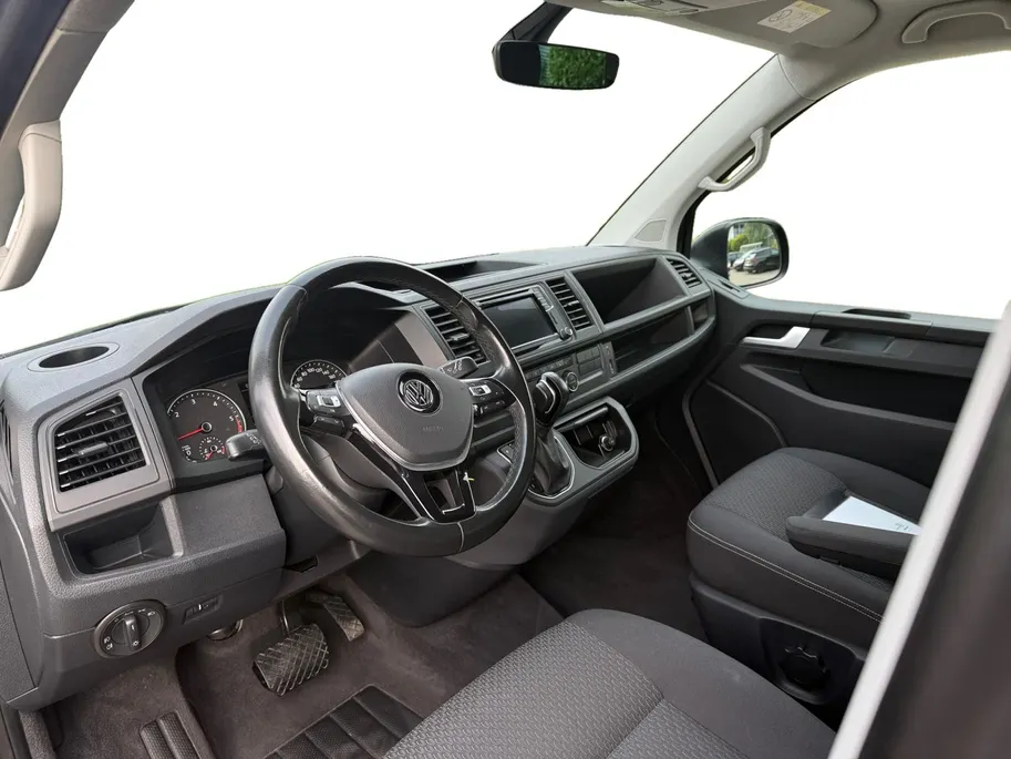 Volkswagen Multivan 150pk automaat | Camper met 4 slaap plaatsen | Volledige keuken | Navigatie | Cruise control Multivan 150pk automaat | Camper met 4 slaap plaatsen | Volledige keuken | Navigatie | Cruise control