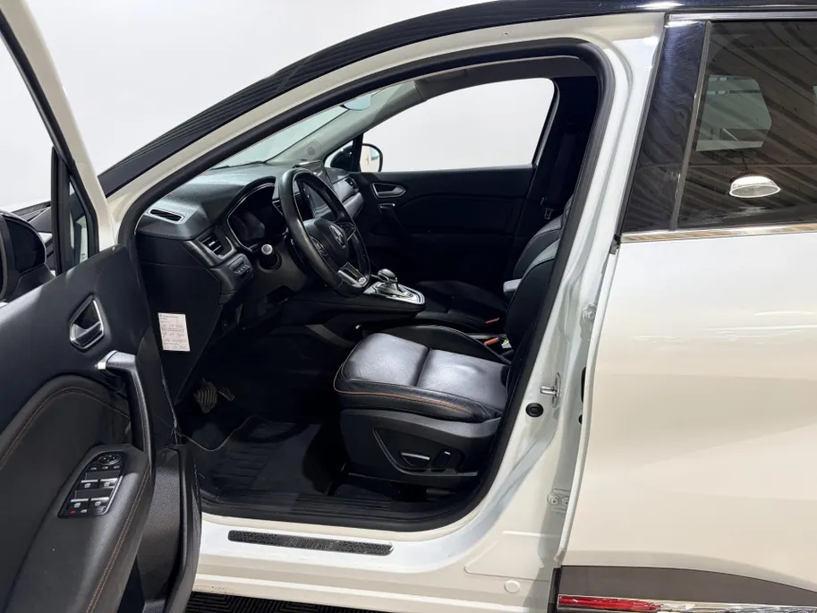 Renault Captur 130PK TCe Initiale Paris Automaat | 1e eigenaar | 360 Camera | Stoelverwarming | Navi | Apple CarPlay/Android Auto | Leder | Adaptive Cruise Control | Climate Control | Full LED | Lichtmetalen Velgen |