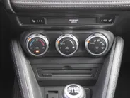 Mazda 2 1.5 Skyactiv-G GT-M | Trekhaak | Camera | Stoelverwarming | 16' LM | Navi | Cruise | Clima | Dodehoek detectie | LED | HUD |