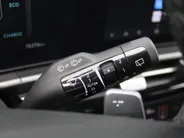 Kia Sportage 1.6 T-GDi Hybrid DynamicLine | Stuur-/stoelverwarming | Camera | Elek. stoelverstelling | Cruise adapt. | LED |  Telefoonlader | 18' LM | Clima |