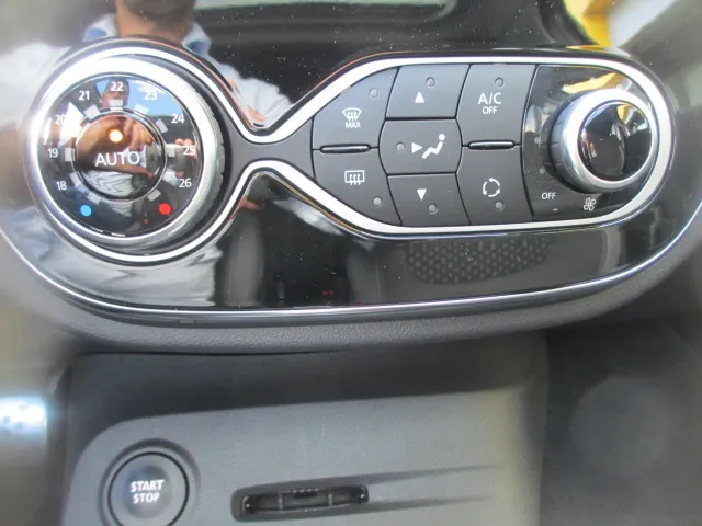 Renault Captur TCe 120PK Intens | CAMERA | DEALER ONDERHODEN | NAVI | PARK. SENSOREN V+A