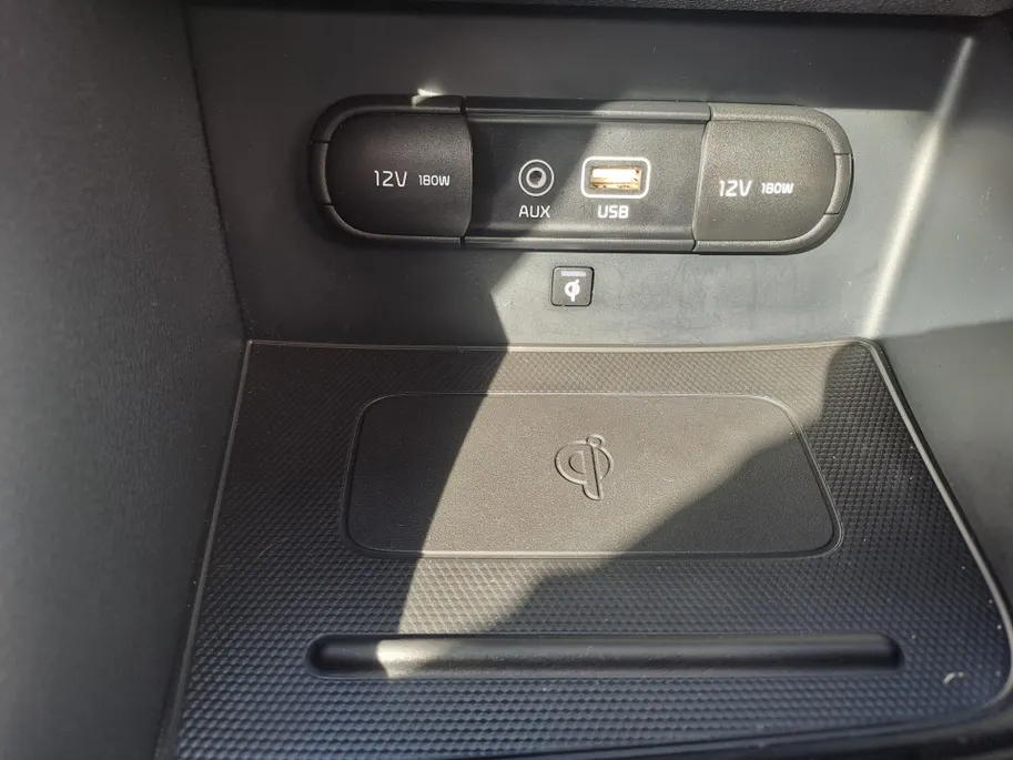Kia Niro 1.6 GDi Hybrid ExecutiveLine Leer | Automaat | Trekhaak | Navi | Camera | Voorstoelen verwarmd |  stuur verwarmd | Cruise control adaptief