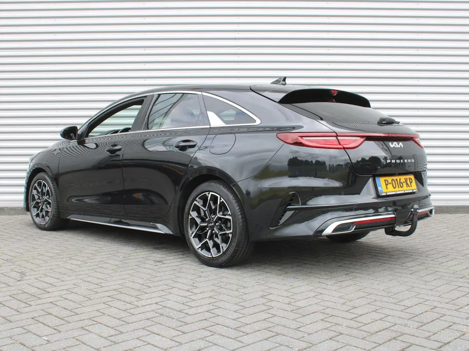 Kia ProCeed 1.5 T-GDi GT-Line | Trekhaak | Schuifdak | Stuur-/stoelverwarming | Camera | Dodehoek detectie | Telefoonlader | Cruise adapt. | 17' LM | LED |