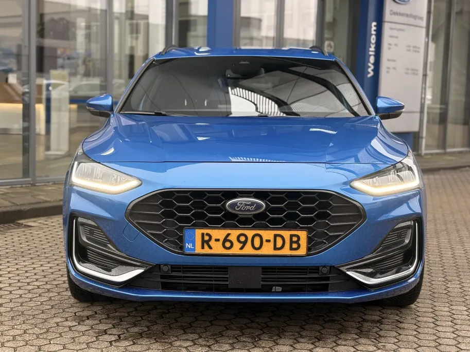 Ford Focus Wagon 1.0 EcoBoost ST Line 125 PK WINTER PACK I LEDEREN BEKLEDING I APPLE CARPLAY / ANDROID AUTO I ' 18 ' VELGEN I