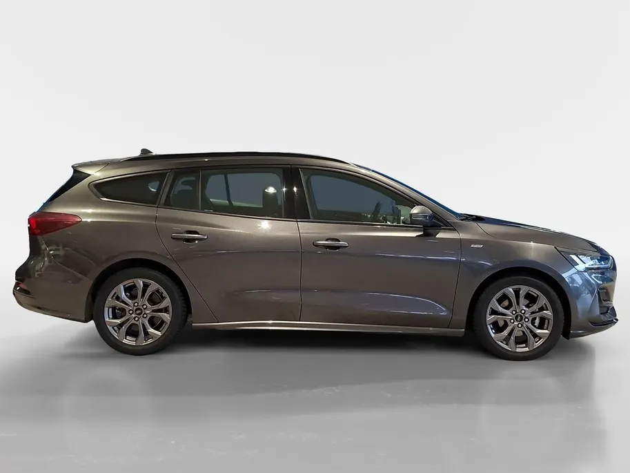 Ford Focus Wagon 1.0 EcoBoost Hybrid ST-Line 125pk automaat | 1500 kg Aanhanggewicht | Navigatie | Cruise control | All season banden