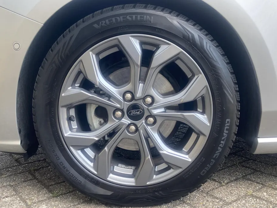 Ford Focus 1.0 EcoBoost Hybrid 125 pk ST Line Wagon Navigatie groot scherm - Apple Carplay/ Android Auto - Winter Pack - Driver Assistance Pack