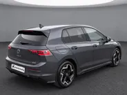 Volkswagen Golf 1.5eTSI/150PK R-Line · Navigatie · Trekhaak · Apple/Android Car Play · Dodehoeksensoren · Stoelverwarming ·  Garantie t/m 08-01-2031 of 100000km.