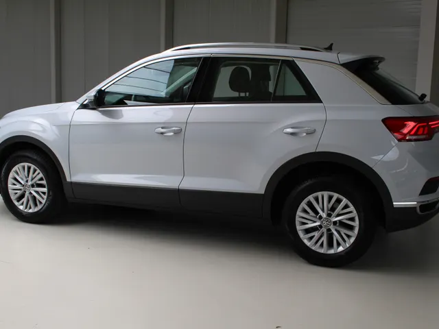 Volkswagen T-Roc 1.0 TSI Style | Airco | Navigatie | Trekhaak | PDC