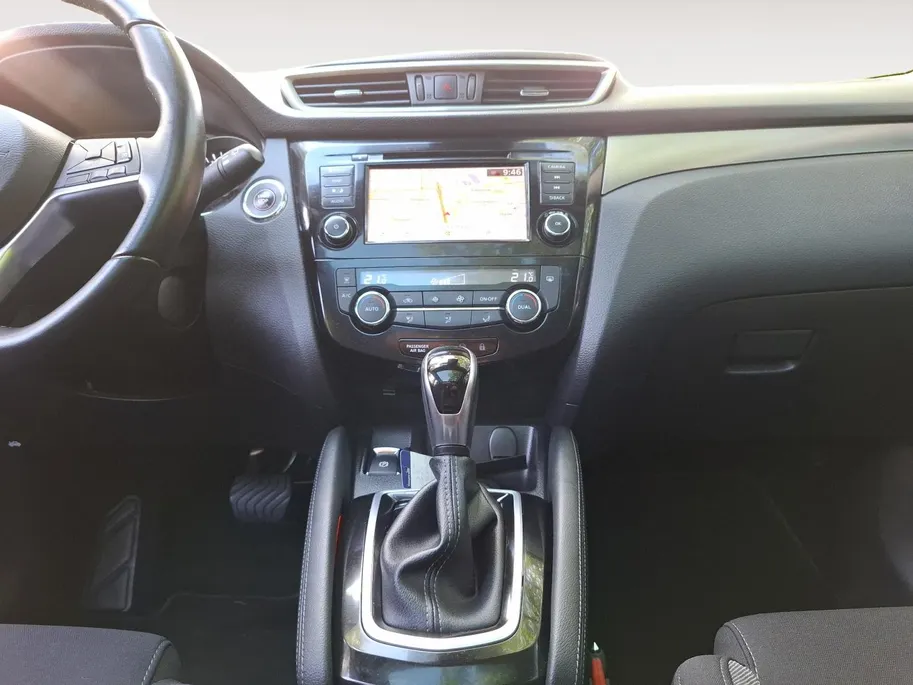 Nissan QASHQAI 1.3 DIG-T N-Connecta | AIRCO | CLIMATE CONTROL | 18'' LICHTMETALEN VELGEN | 360° CAMERA | FULL MAP |