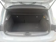 Renault Clio 145PK E-Tech Full Hybrid Techno Automaat | 9,3' Navi | Climate Control | Camera | Parkeersensoren | Apple CarPlay/Android Auto | Digital Cockpit | Cruise Control | Full LED | Lichtmetalen Velgen |