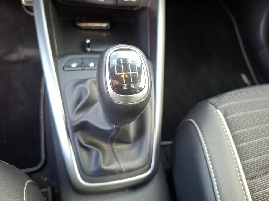 Kia Stonic 1.0 T-GDi MHEV GT-Line Dealer onderhouden | Stoel + stuurverwarming | Trekhaak | Climate control |
