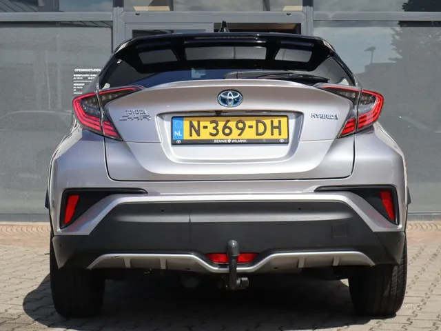 Toyota C-HR 1.8 Hybrid Bi-Tone Trekhaak | Leder | Blindspot | Stoelverwarmin