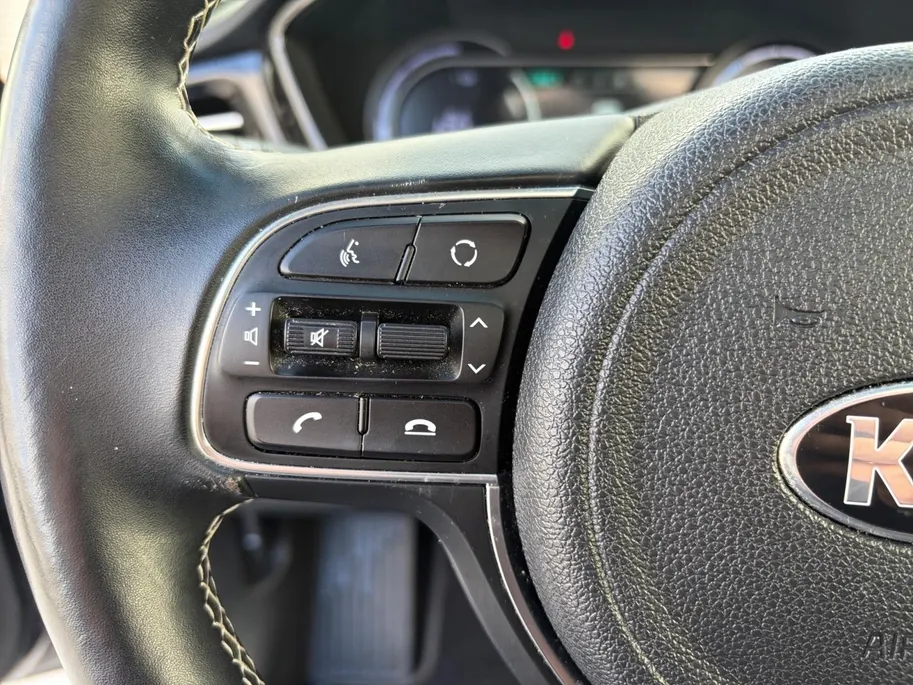 Kia e-Niro DynamicPlusLine 64 kWh | *1E EIGENAAR | FABRIEKSGARANTIE | SCHUIF- KANTELDAK | APPLE CARPLAY/ ANDROID AUTO | NAVI | CAMERA | STUUR/ STOELVERWARMING | STOF/ LEDER | ETC…