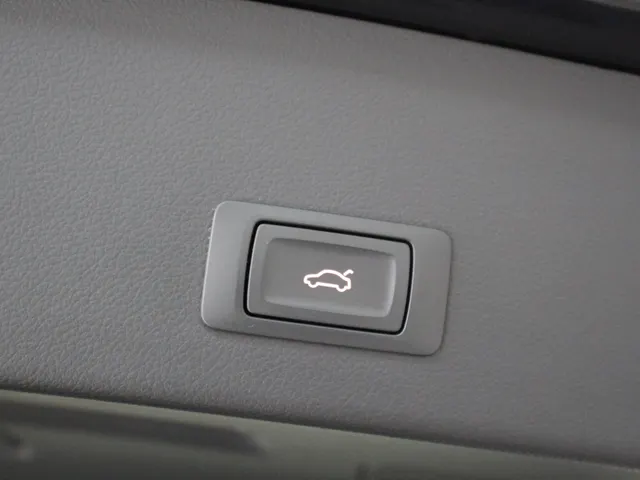 Audi A6 Avant 1.8 TFSI S-Line Sport Panoramadak | Stoelverwarming | DAB | Navigatie | Inklapbare buitenspiegels